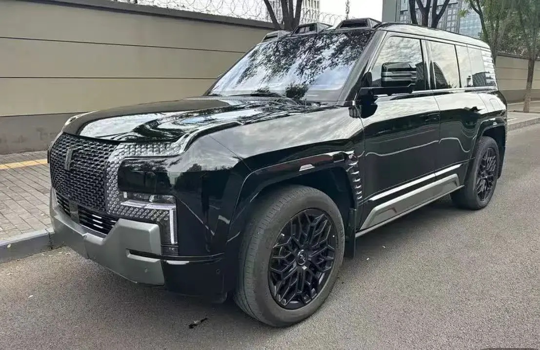 2023 YANGWANG U8 view 1