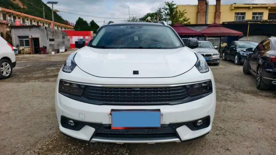 2019 LYNK&CO 01 thumbnail 3