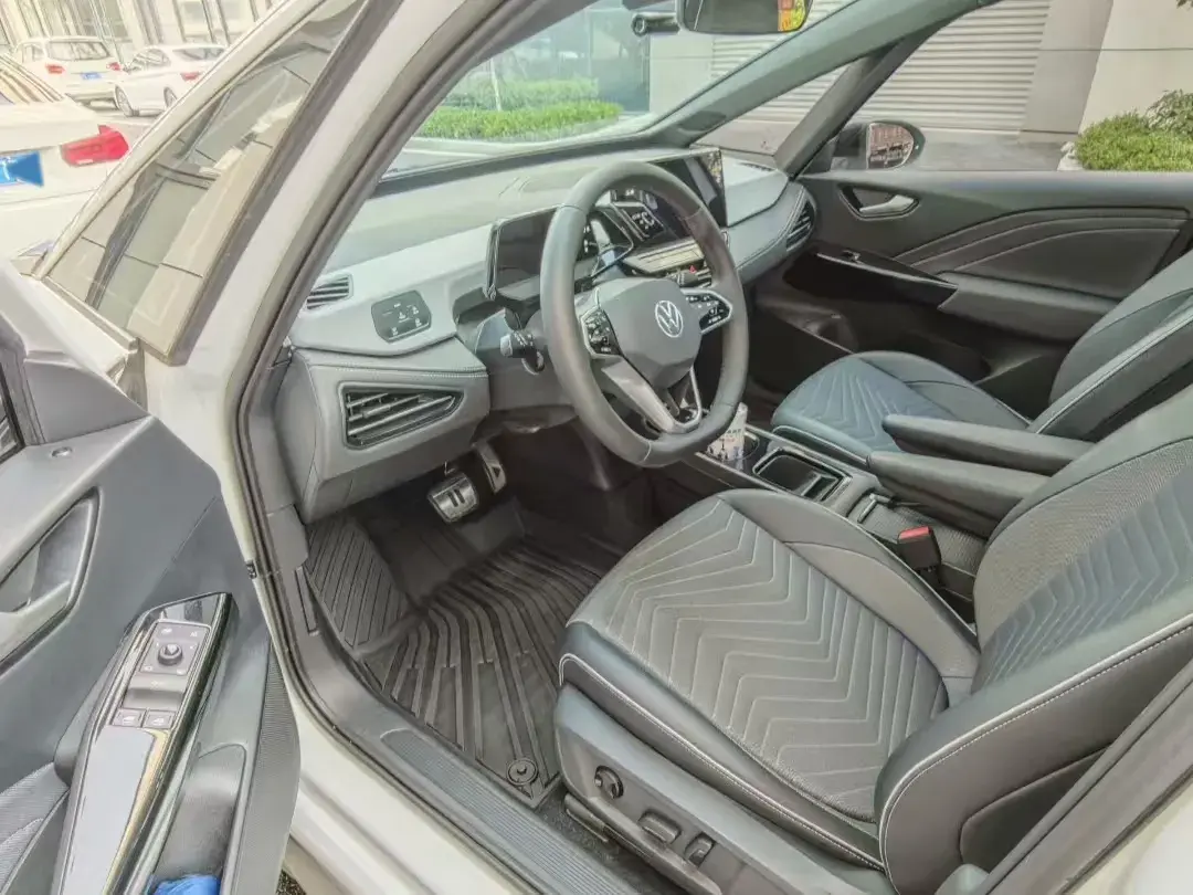 2024 VOLKSWAGEN ID.3 thumbnail 3