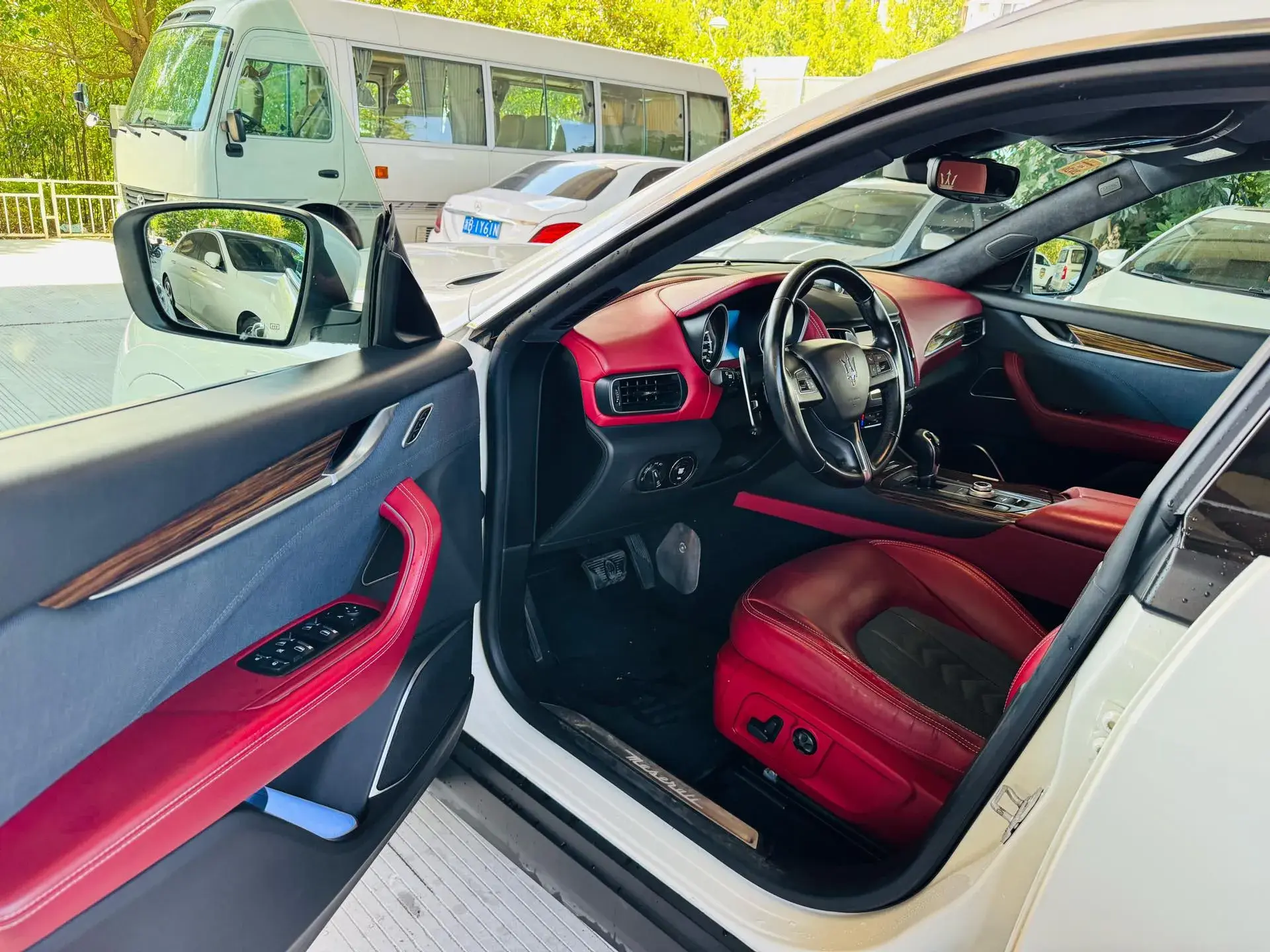 2018 MASERATI LEVANTE thumbnail 4