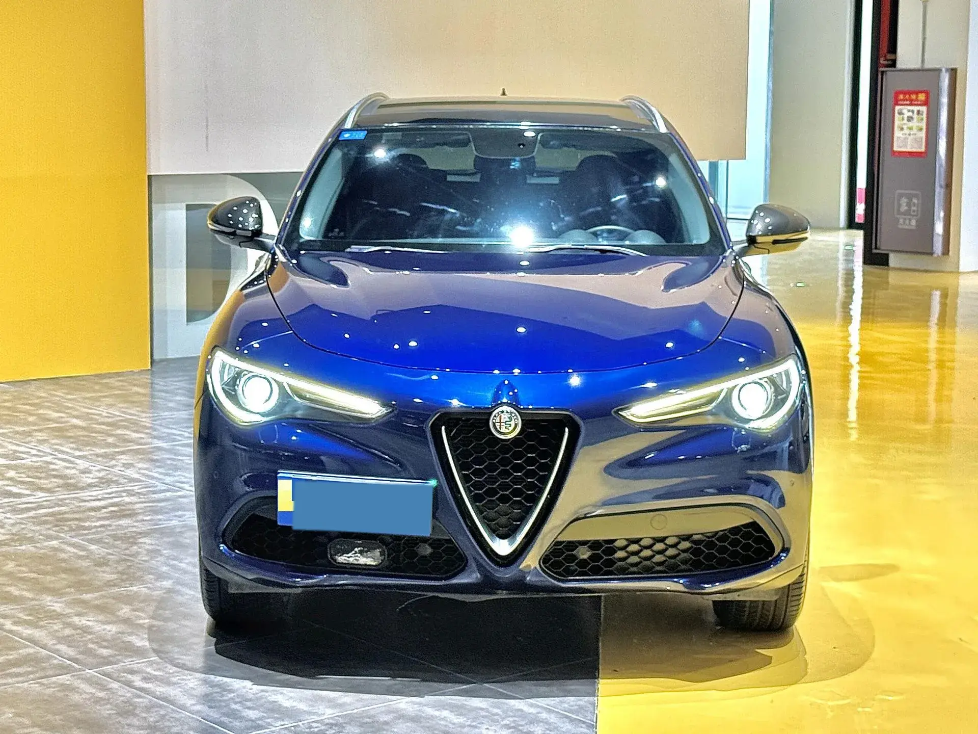 2017 ALFA ROMEO thumbnail 3