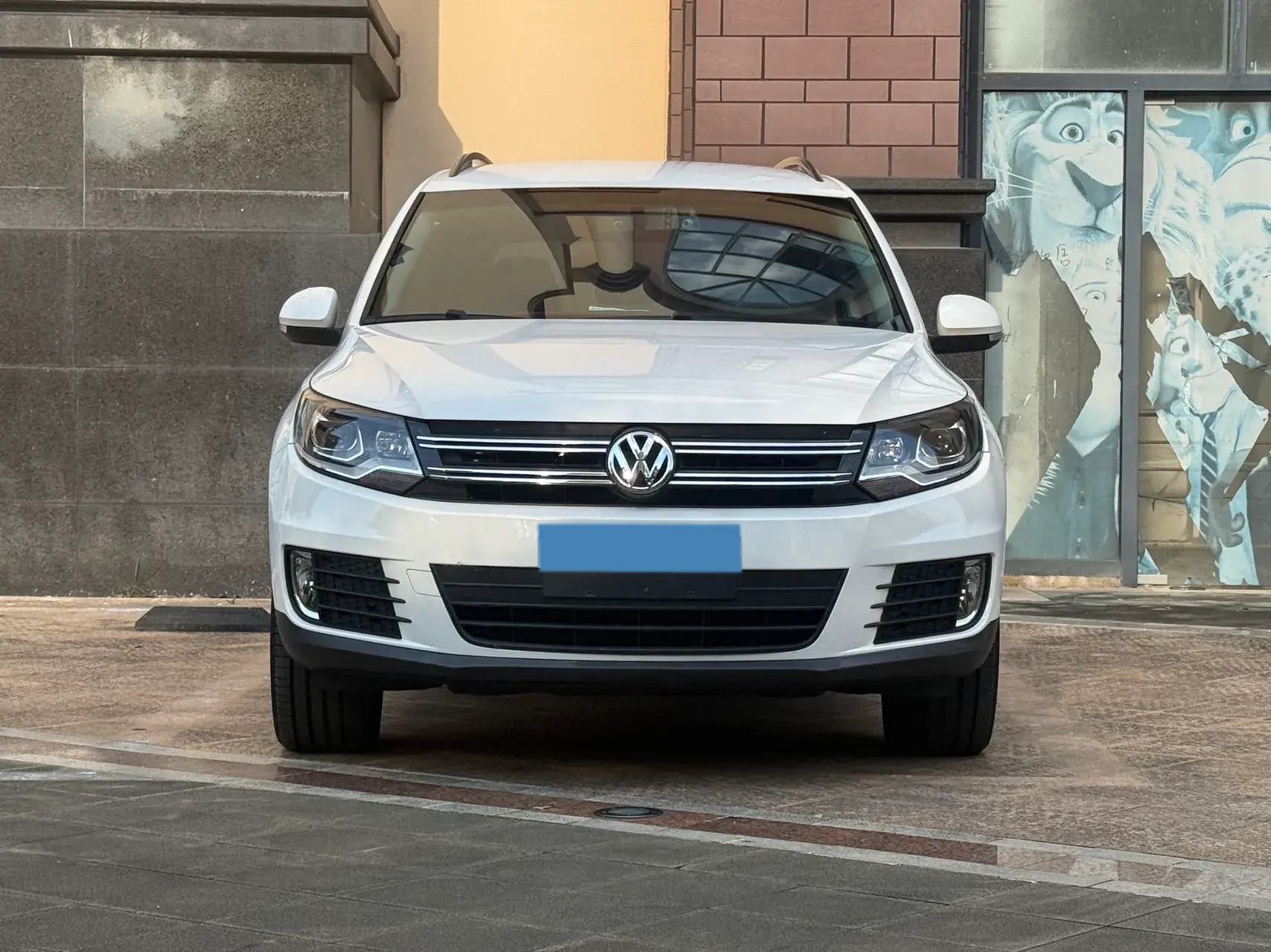 2017 VOLKSWAGEN TIGUAN thumbnail 2