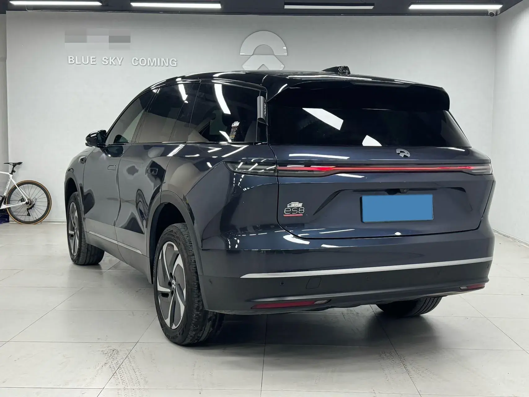 2024 NIO ES8 thumbnail 4