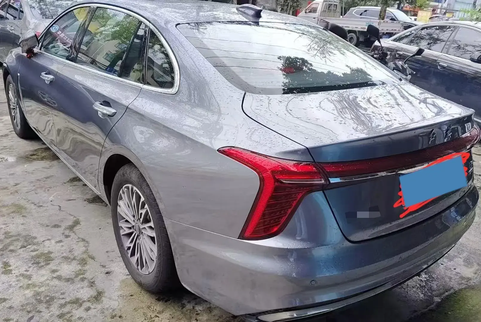 2024 HONGQI H5 thumbnail 3