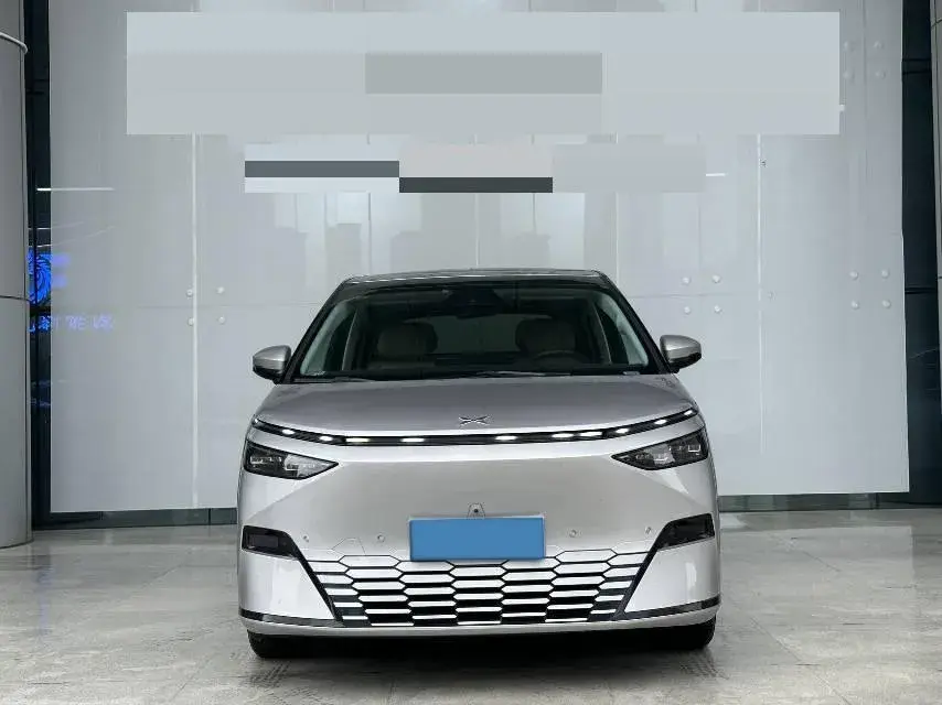 2024 XPENG X9 thumbnail 2