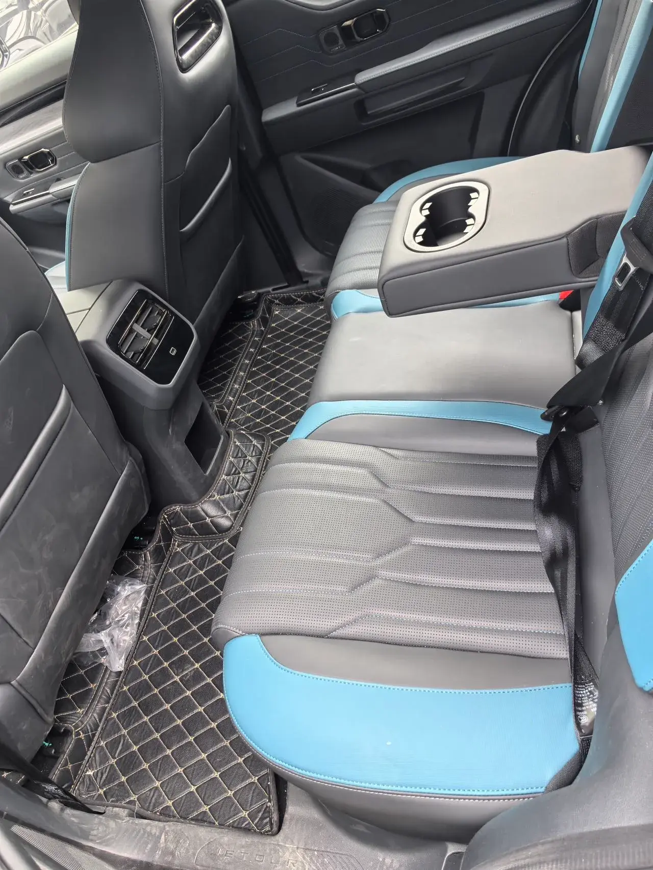 2024 JETOUR SHANHAI thumbnail 3