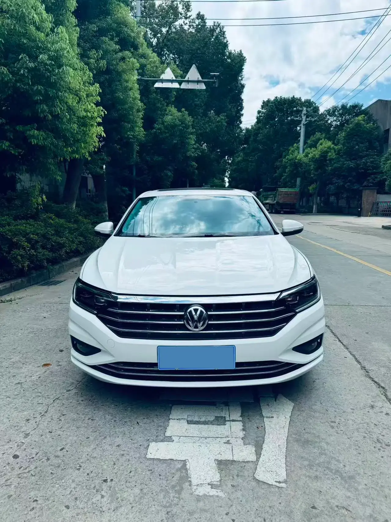 2019 VOLKSWAGEN SAGITAR thumbnail 2