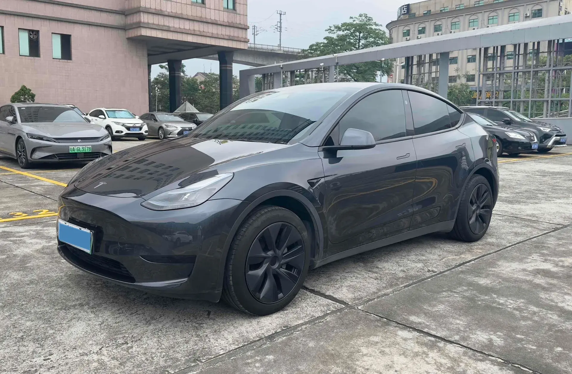 2022 TESLA MODEL view 1
