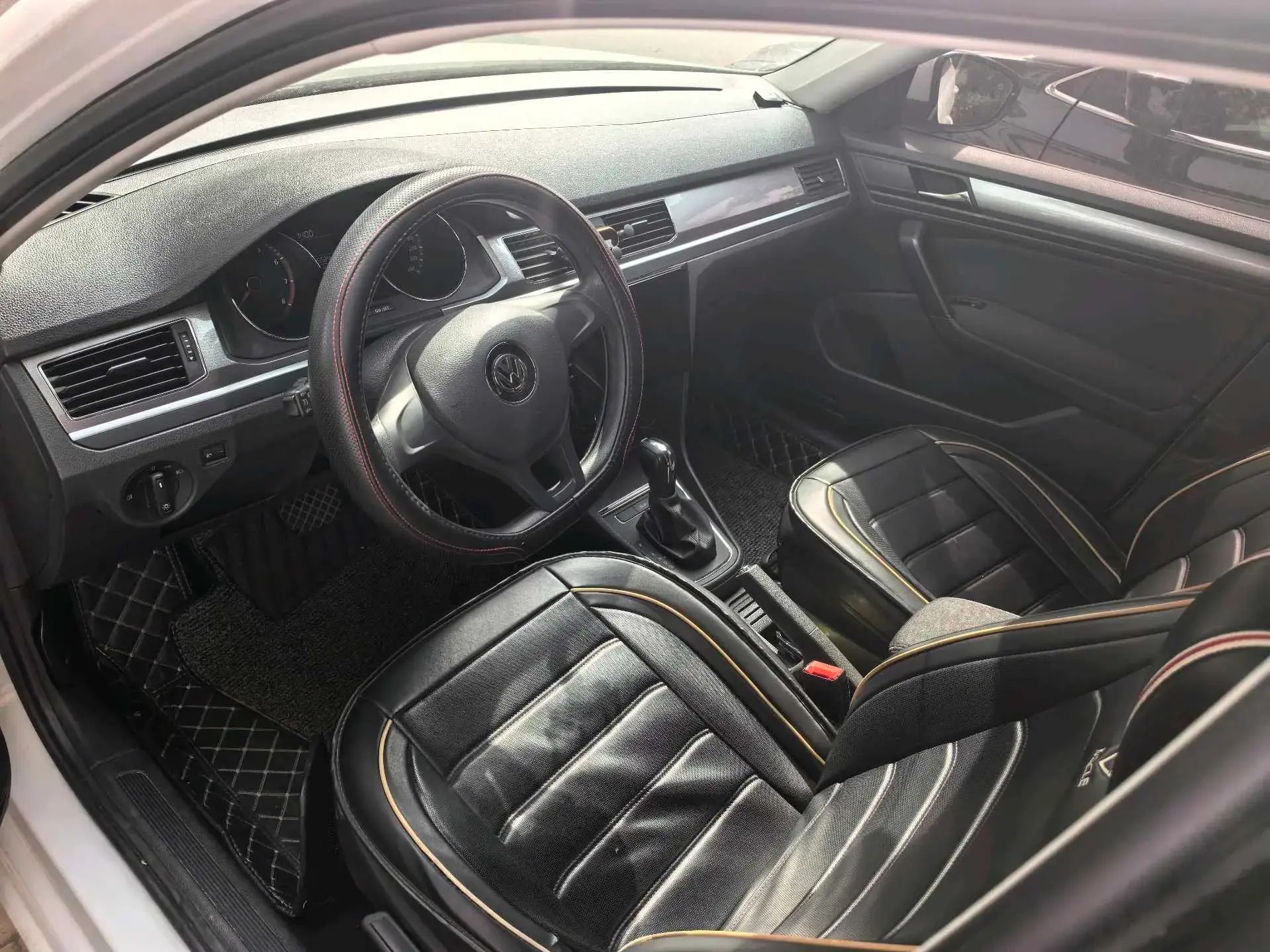 2019 VOLKSWAGEN BORA thumbnail 3