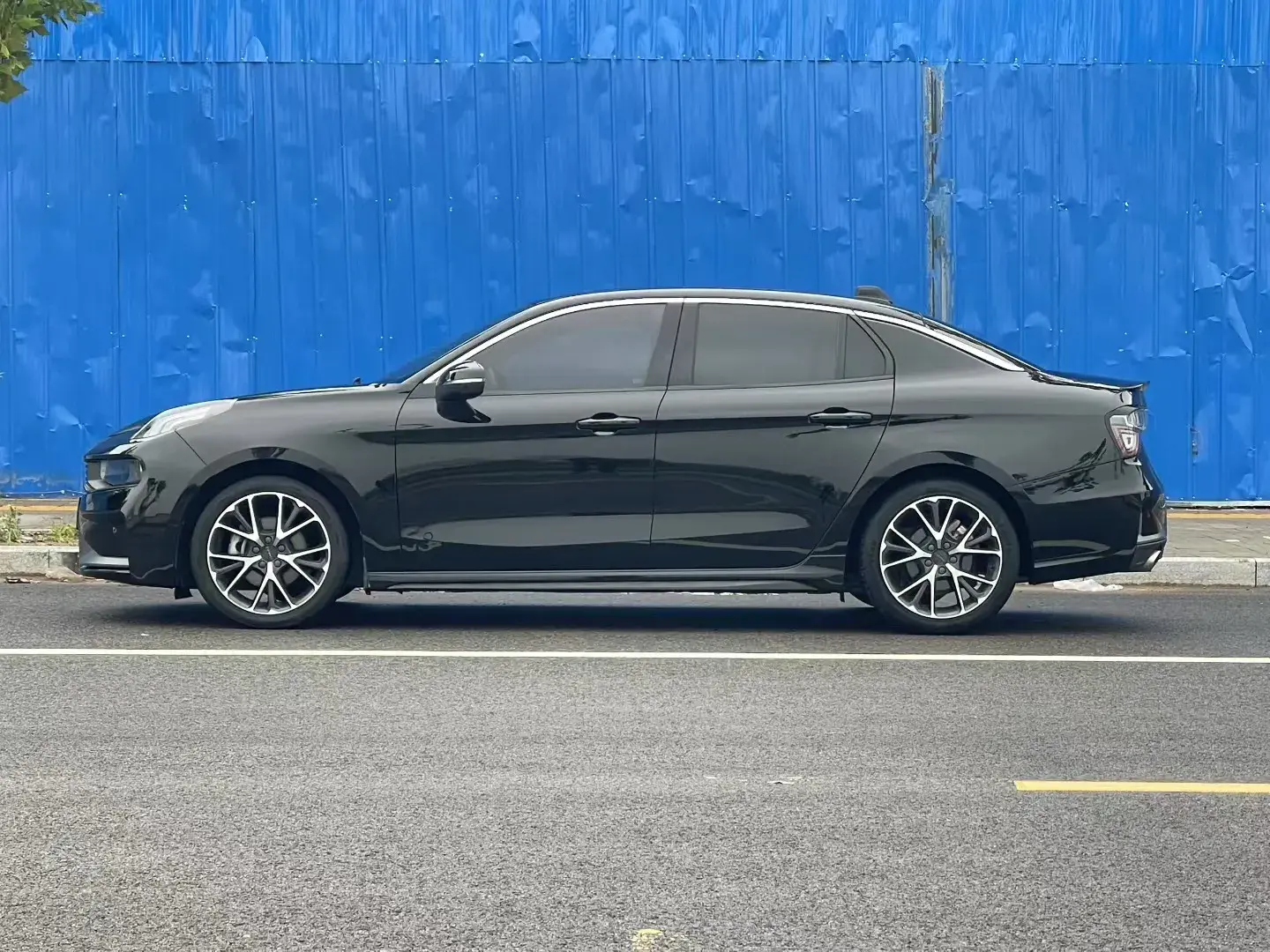 2021 LYNK&CO 03 thumbnail 3