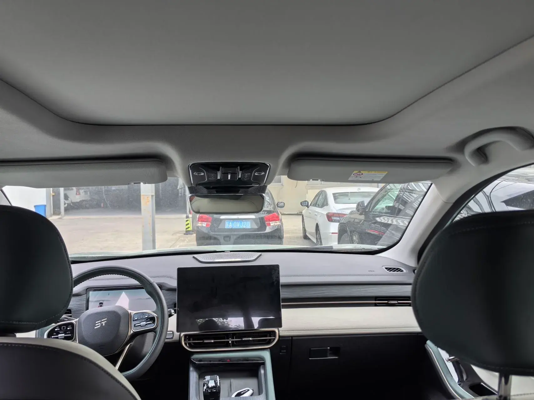 2023 JETOUR X70 thumbnail 3