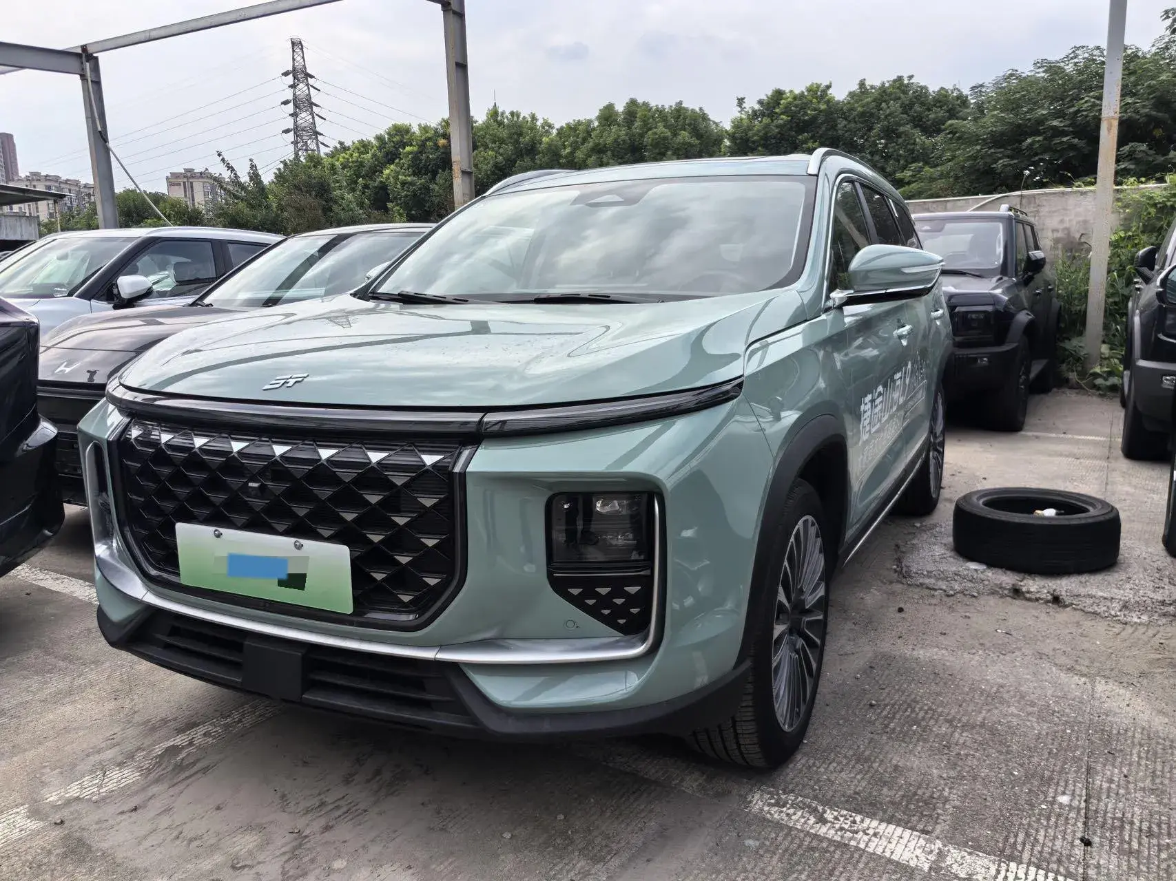 2023 JETOUR X70 view 1