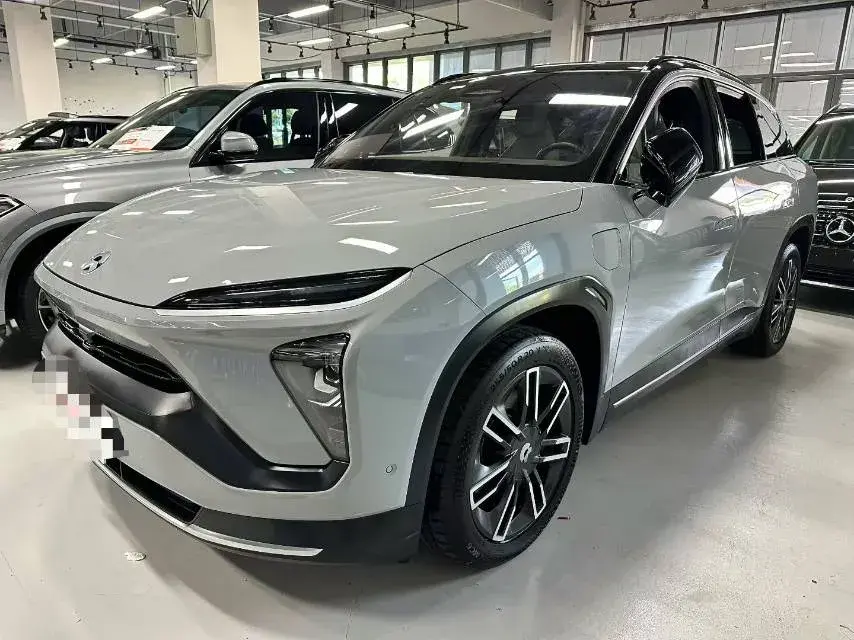 2020 NIO ES6 view 1