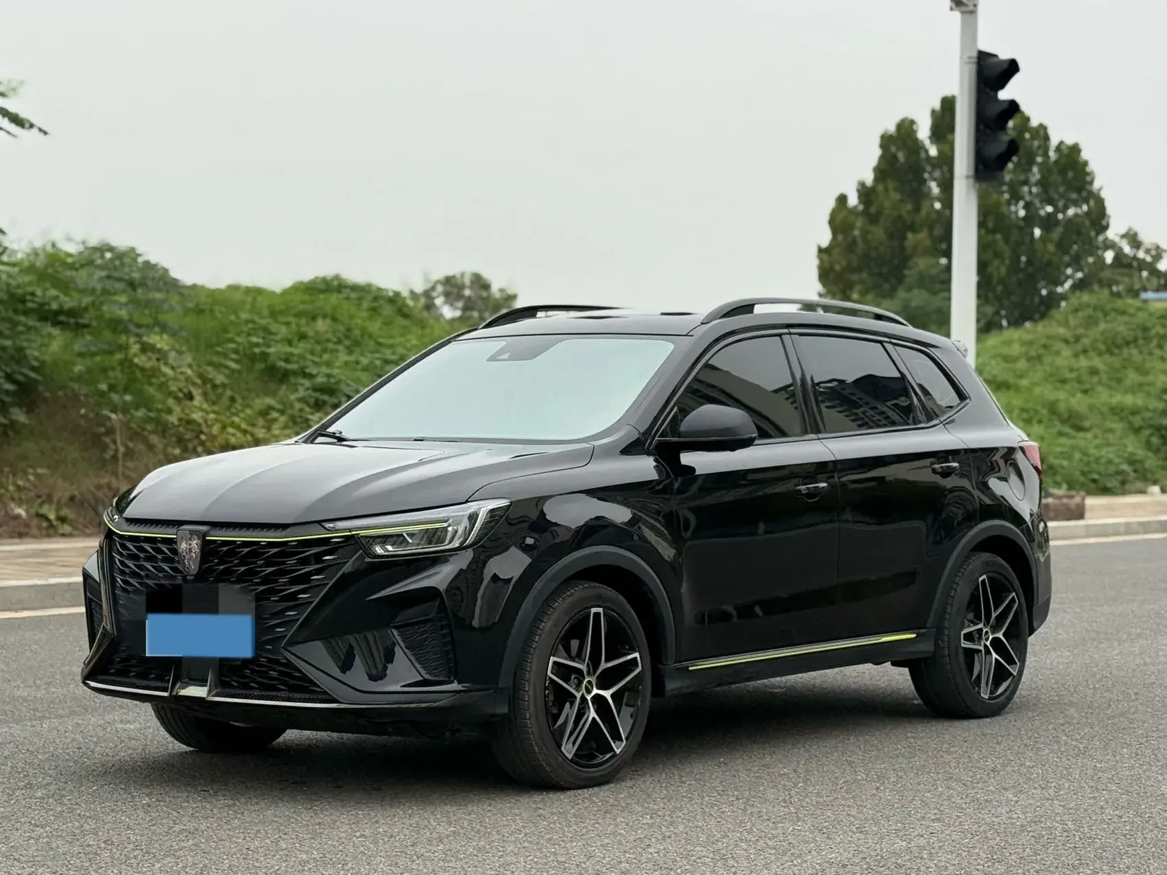 2021 ROEWE RX5 view 1