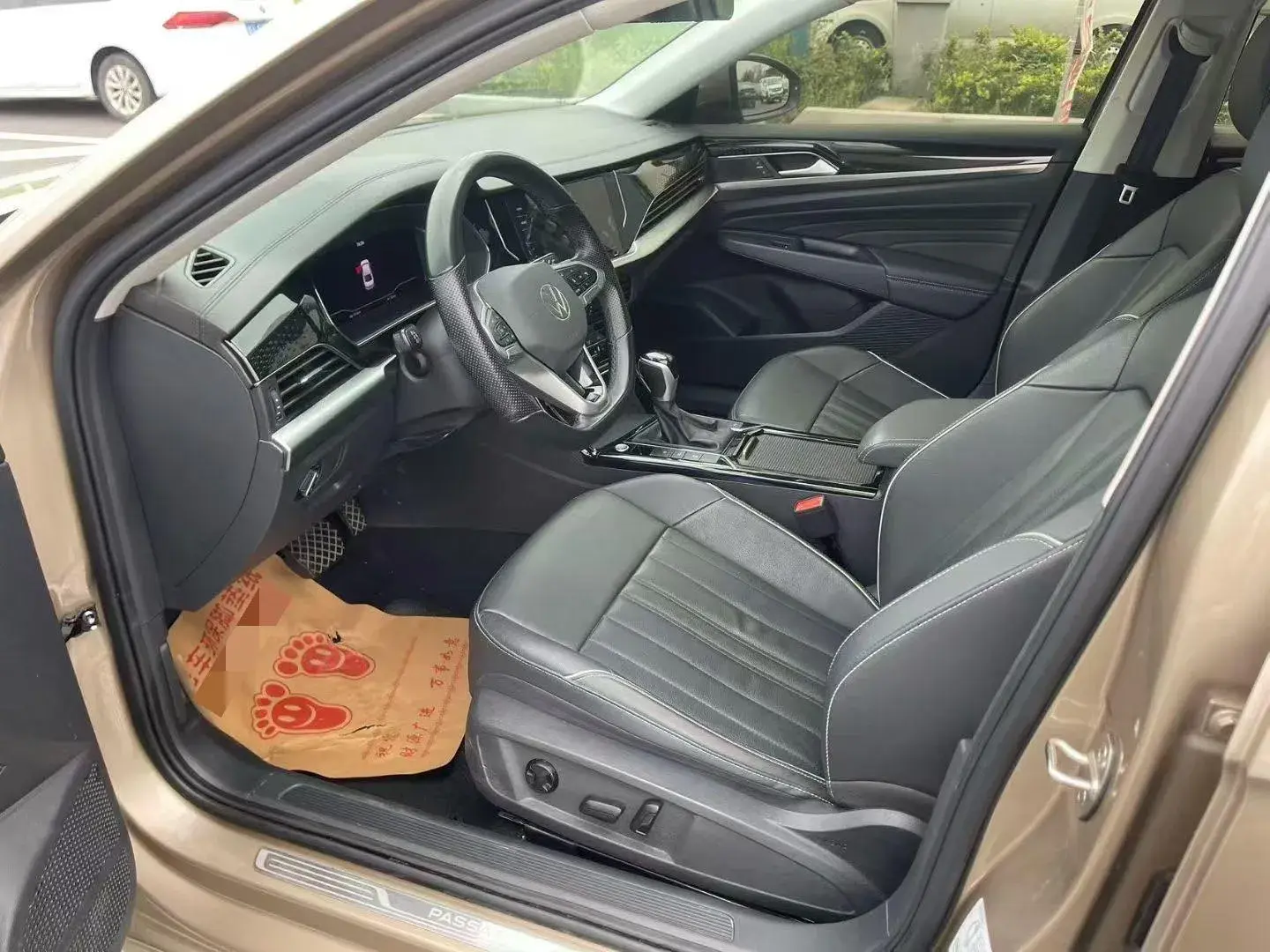 2022 VOLKSWAGEN PASSAT thumbnail 4