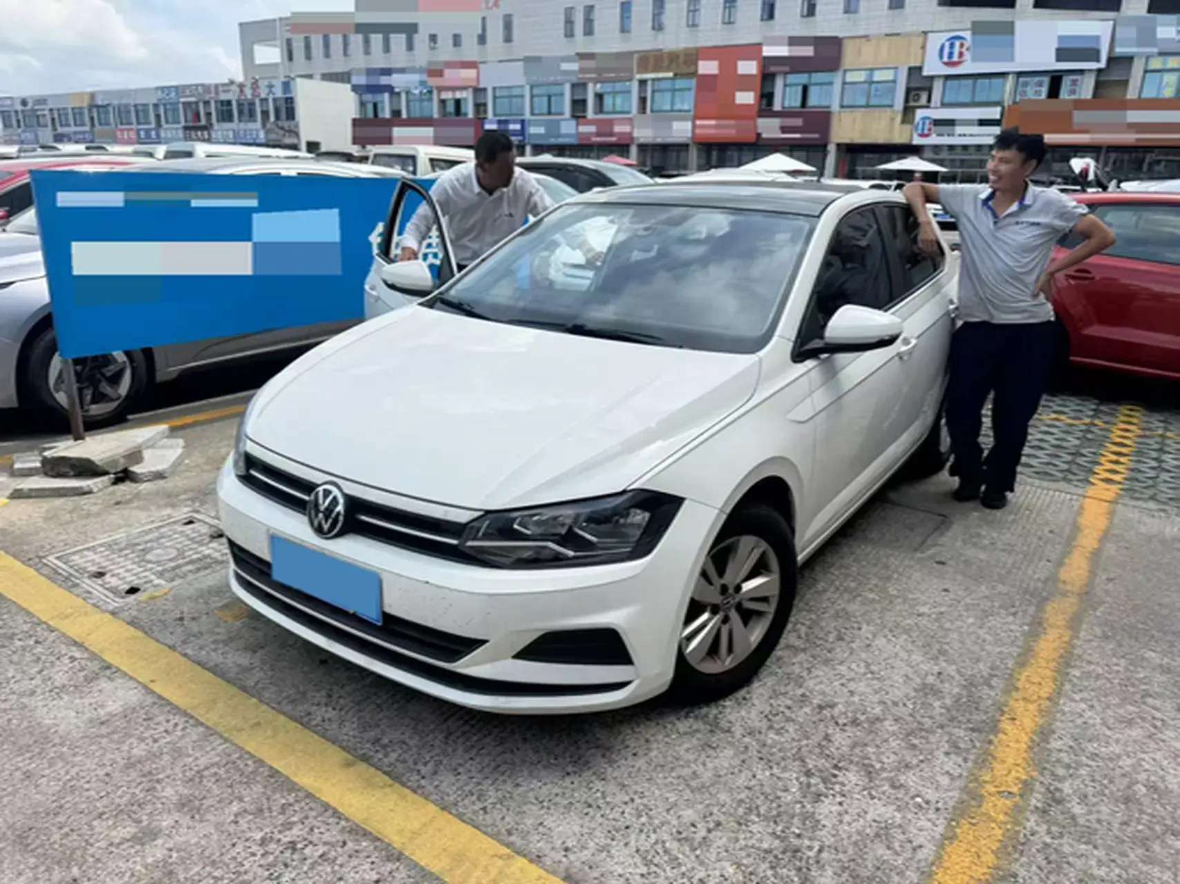 2021 VOLKSWAGEN POLO view 1