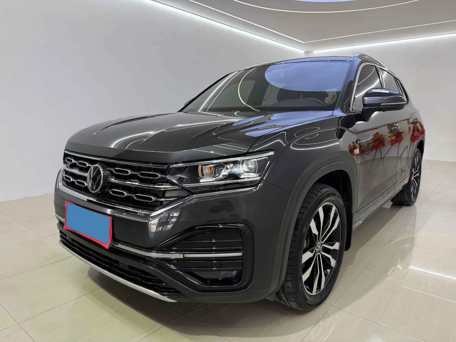 2022 VOLKSWAGEN TAYRON view 1