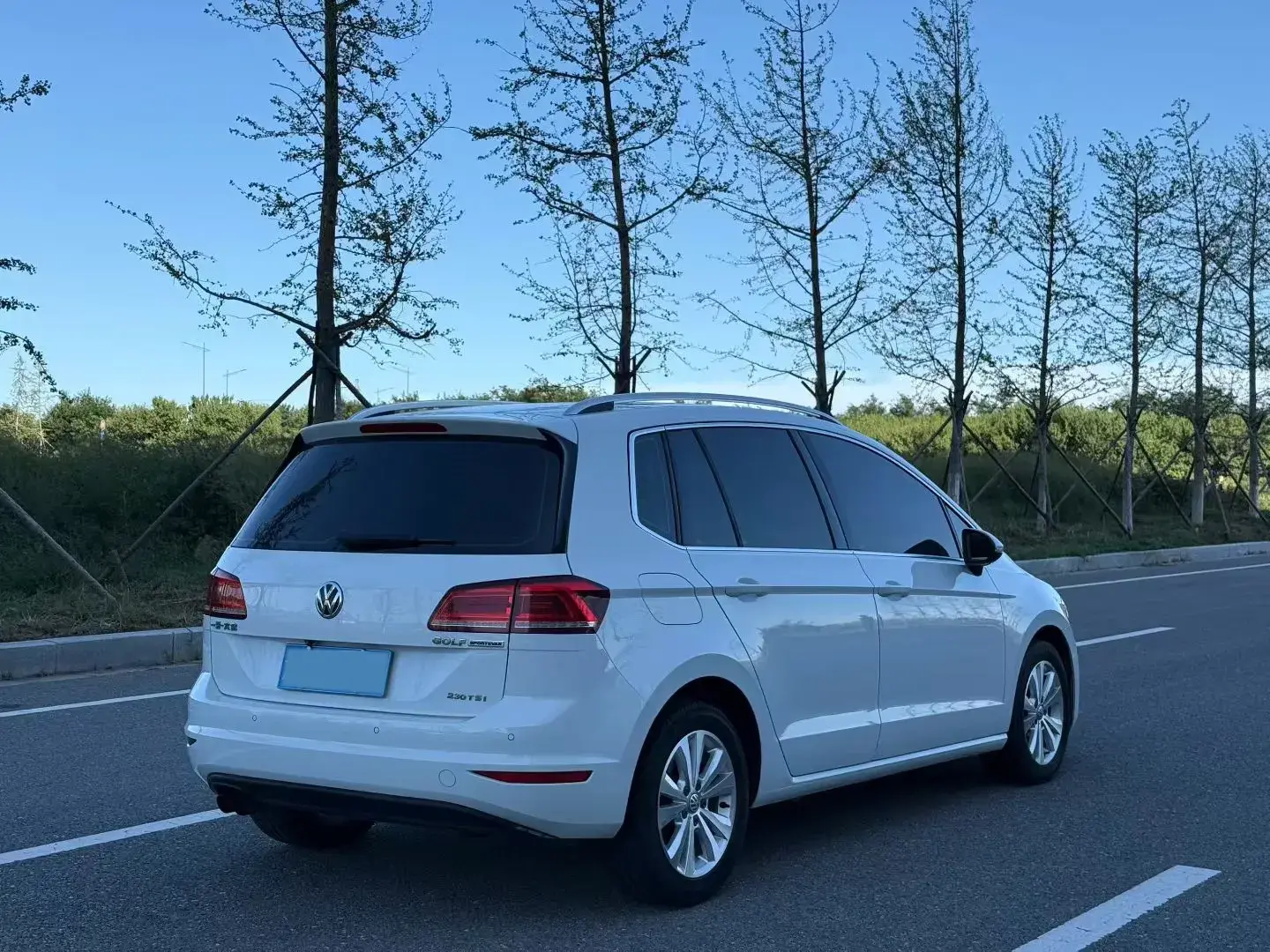 2018 VOLKSWAGEN GOLF thumbnail 4