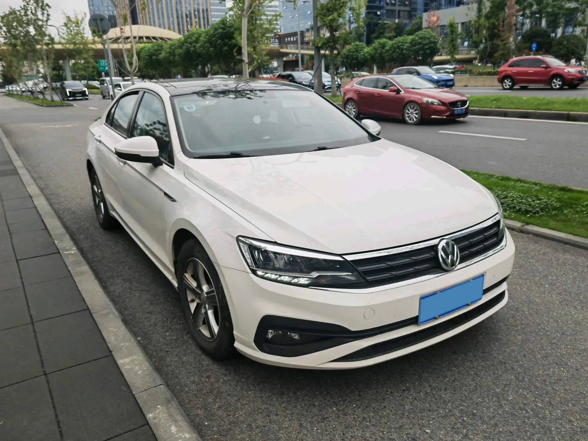 2019 VOLKSWAGEN LAMANDO thumbnail 2