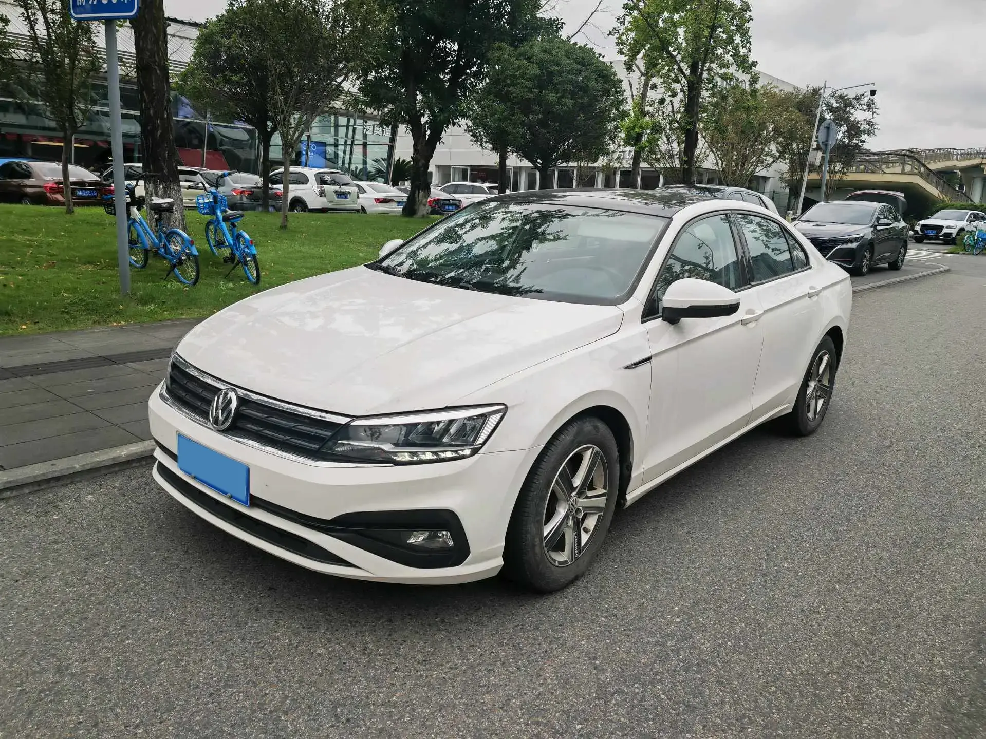 2019 VOLKSWAGEN LAMANDO view 1