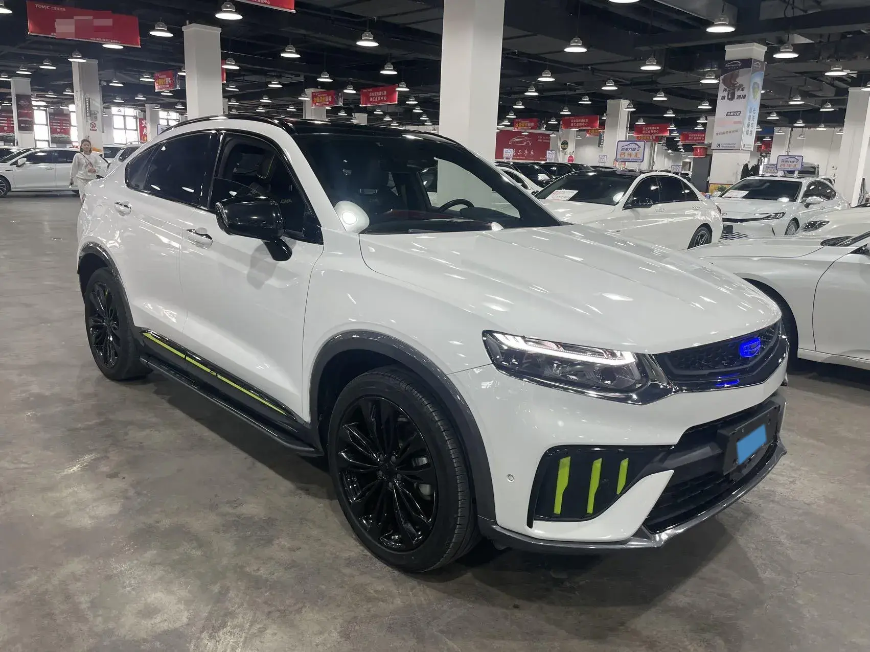 2020 GEELY TUGELLA thumbnail 2