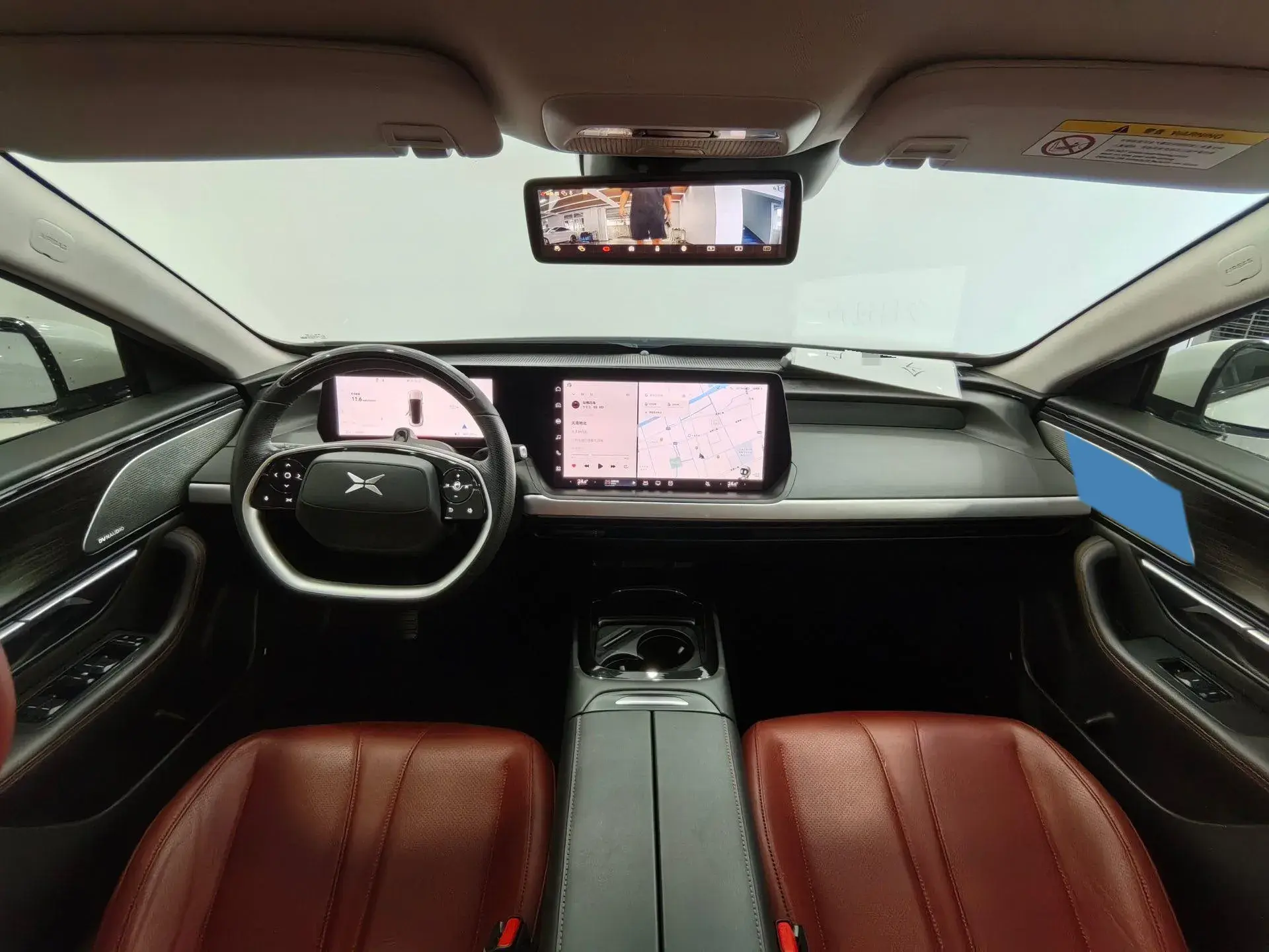 2022 XPENG P7 thumbnail 3