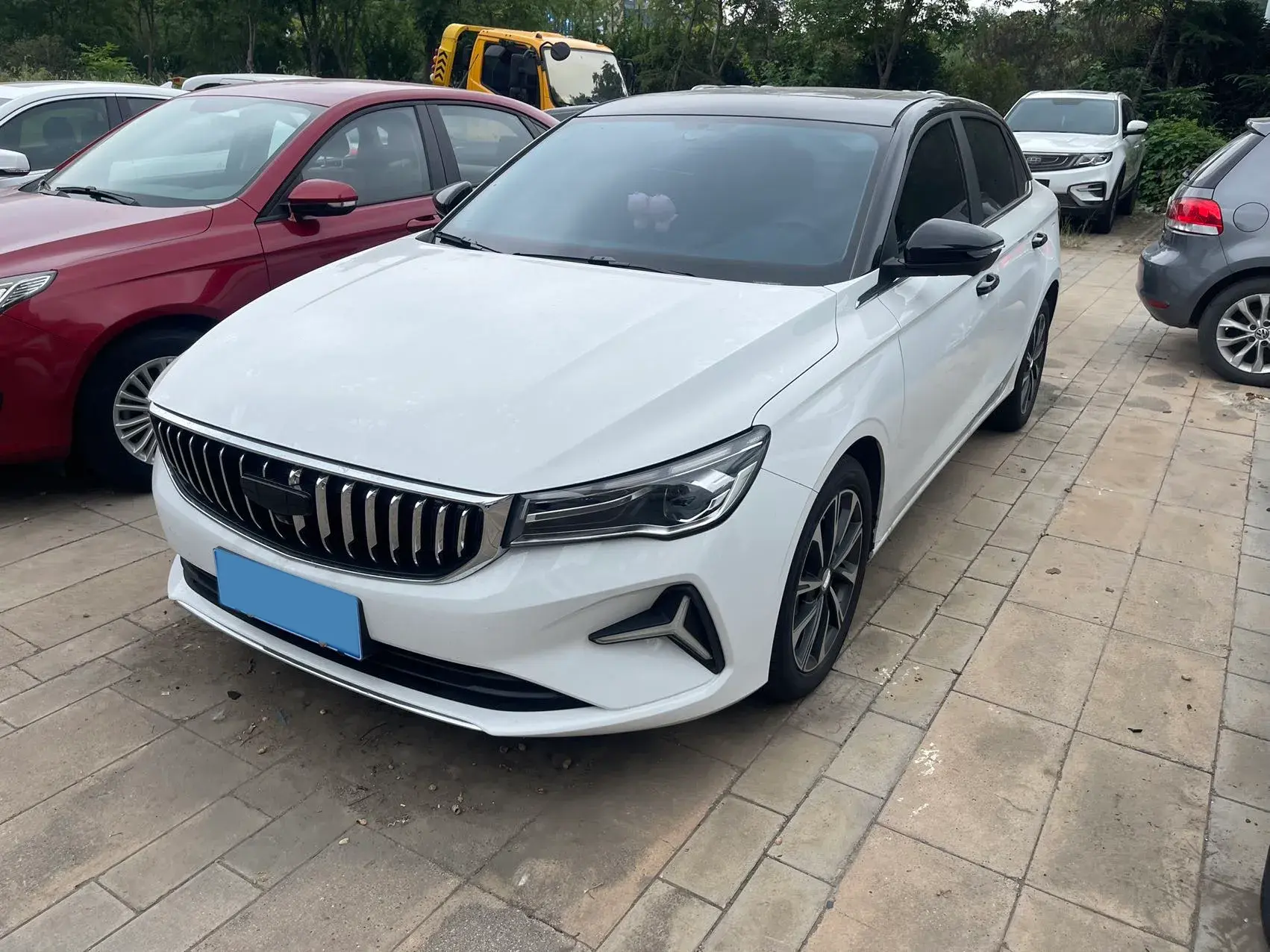 2025 GEELY EMGRAND view 1