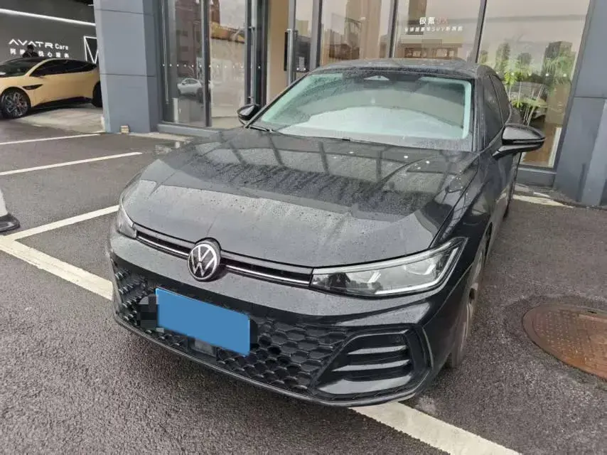 2025 VOLKSWAGEN PASSAT view 1