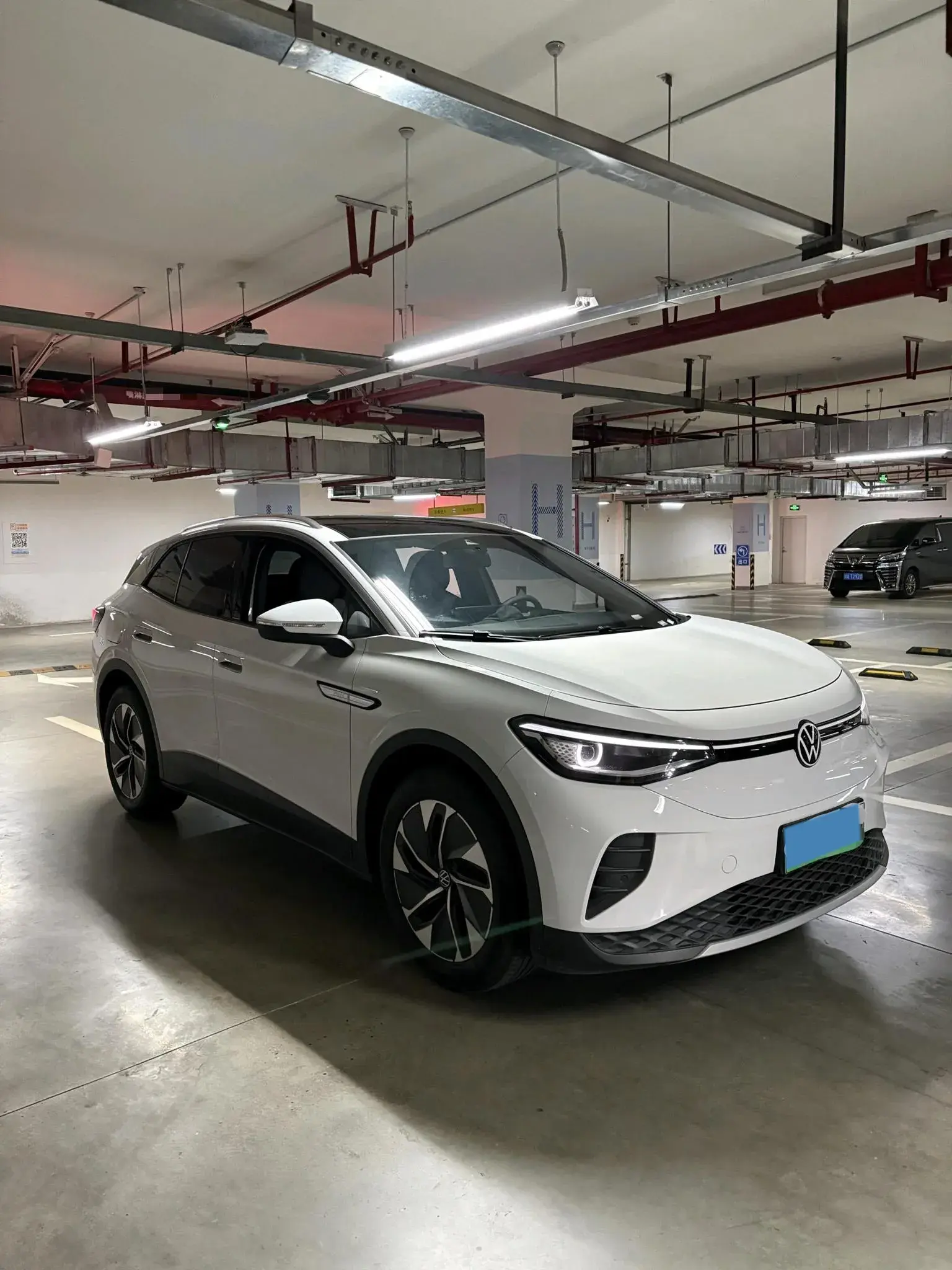 2024 VOLKSWAGEN ID.4 thumbnail 3