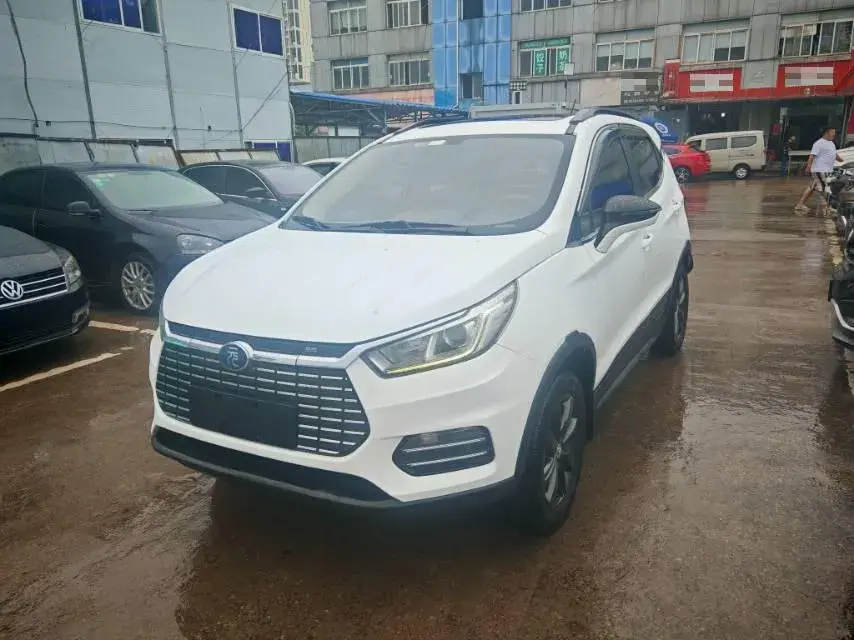 2018 BYD YUAN view 1