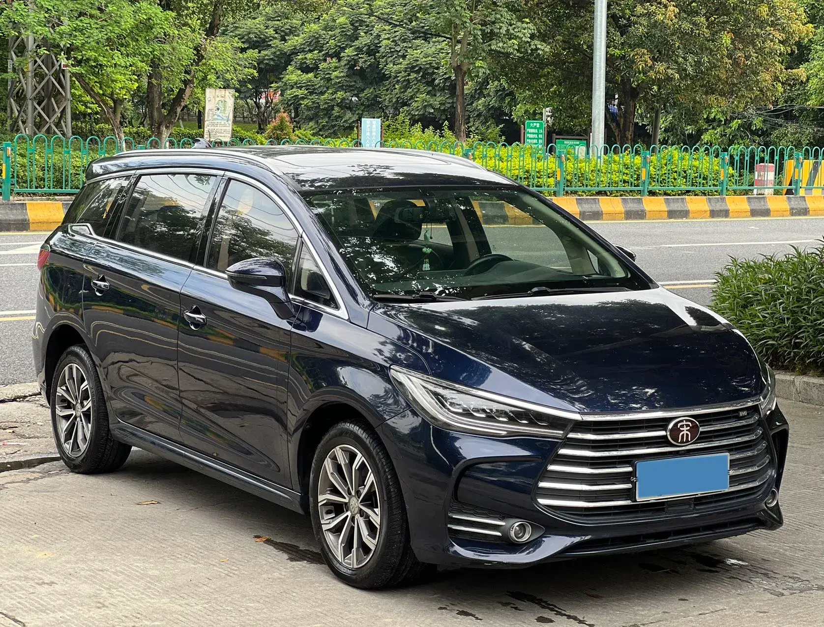 2019 BYD SONG thumbnail 3