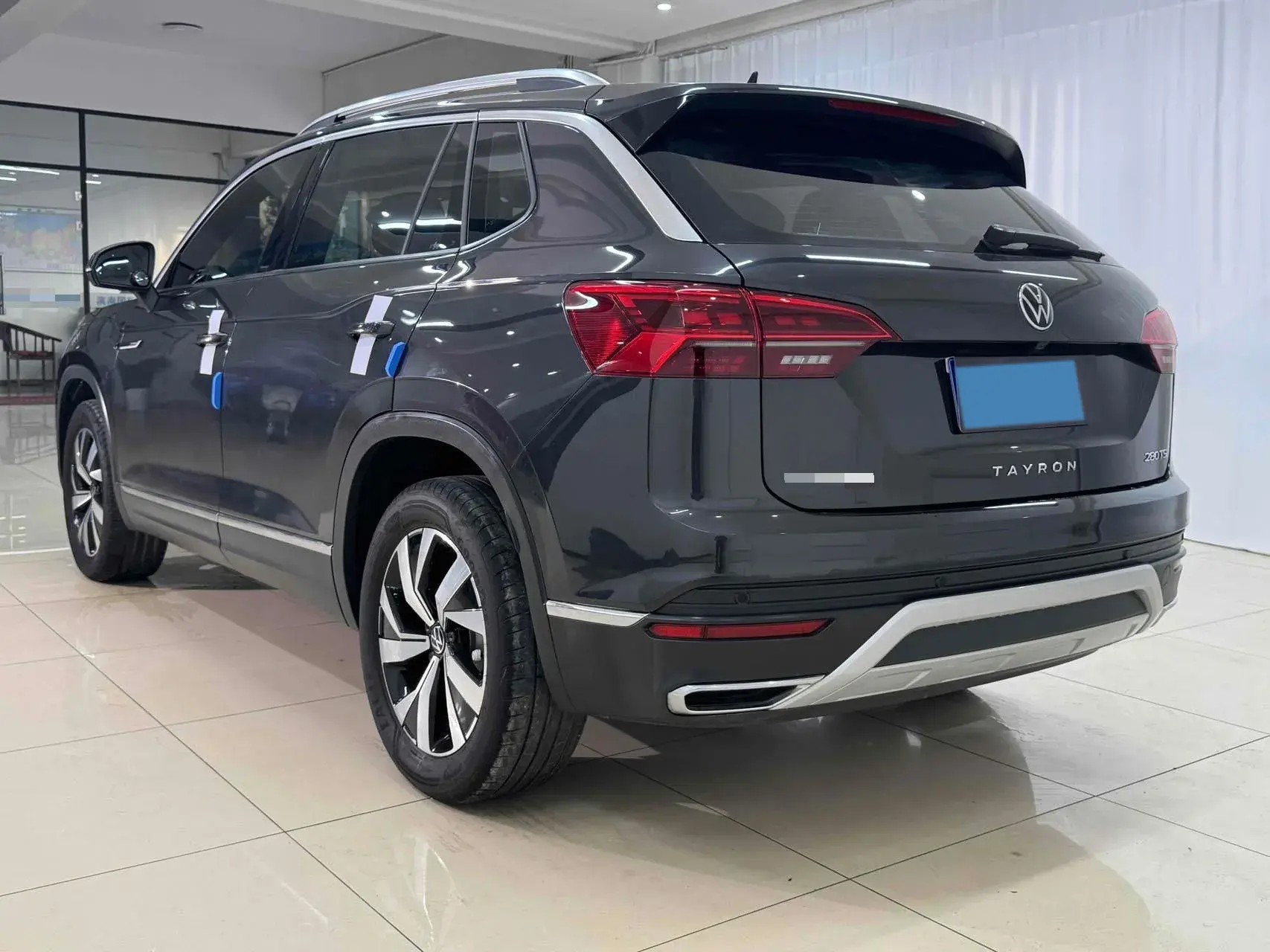 2022 VOLKSWAGEN TAYRON thumbnail 4