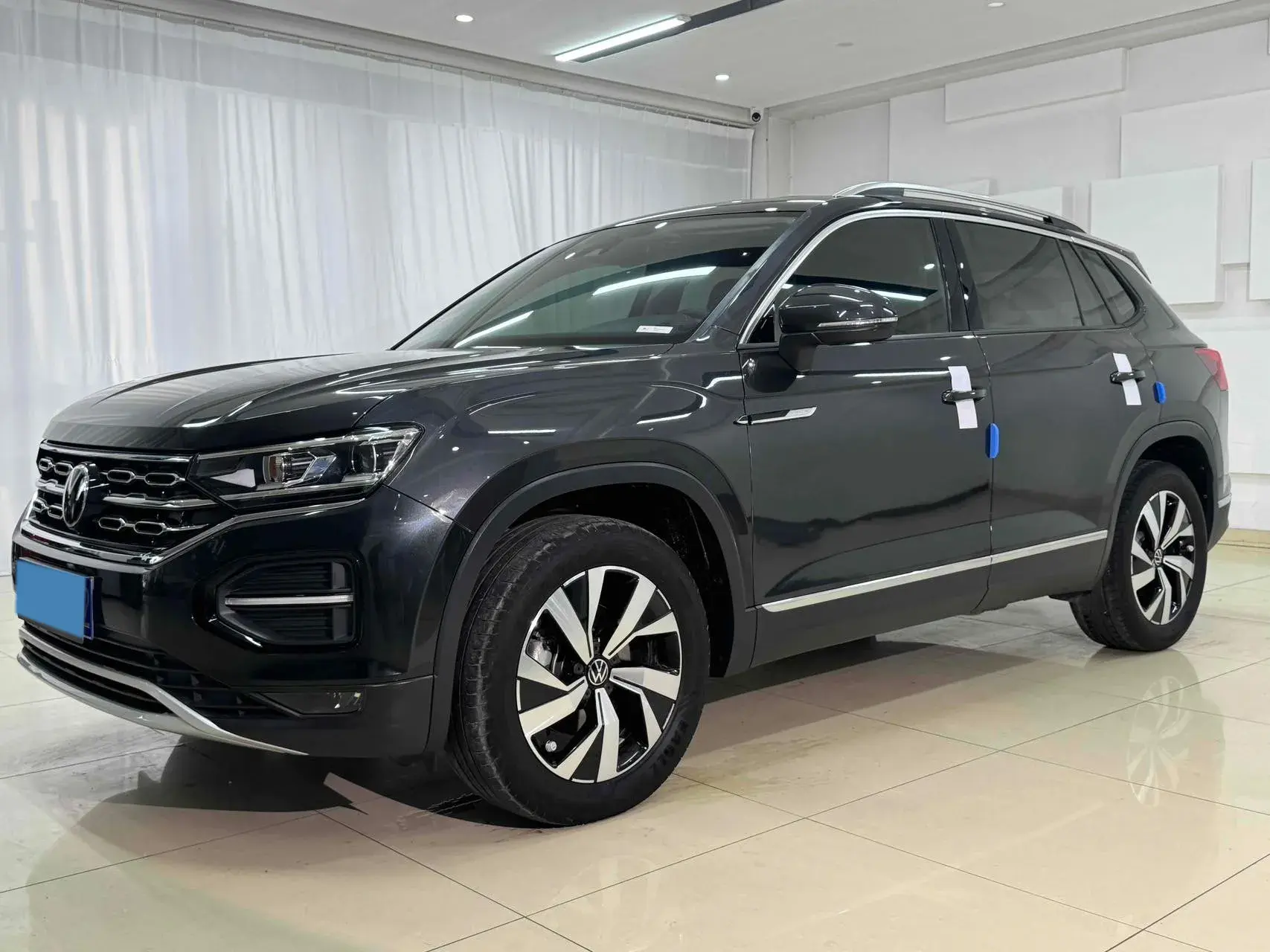 2022 VOLKSWAGEN TAYRON view 1