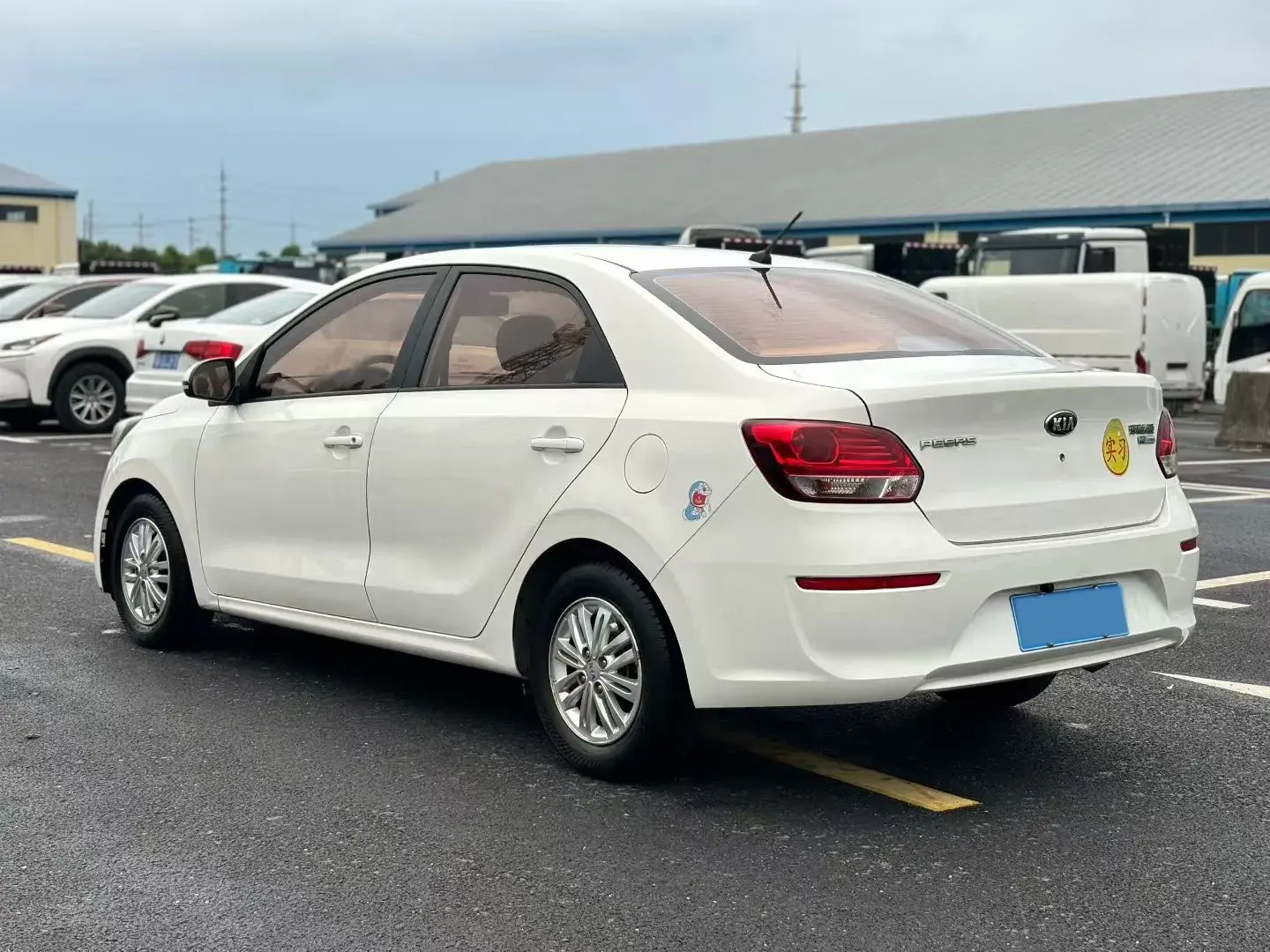 2017 KIA PEGAS thumbnail 3