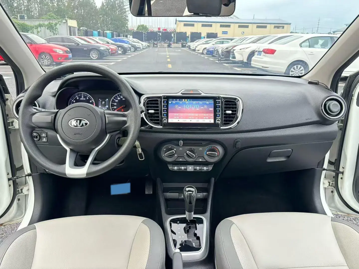 2017 KIA PEGAS thumbnail 4