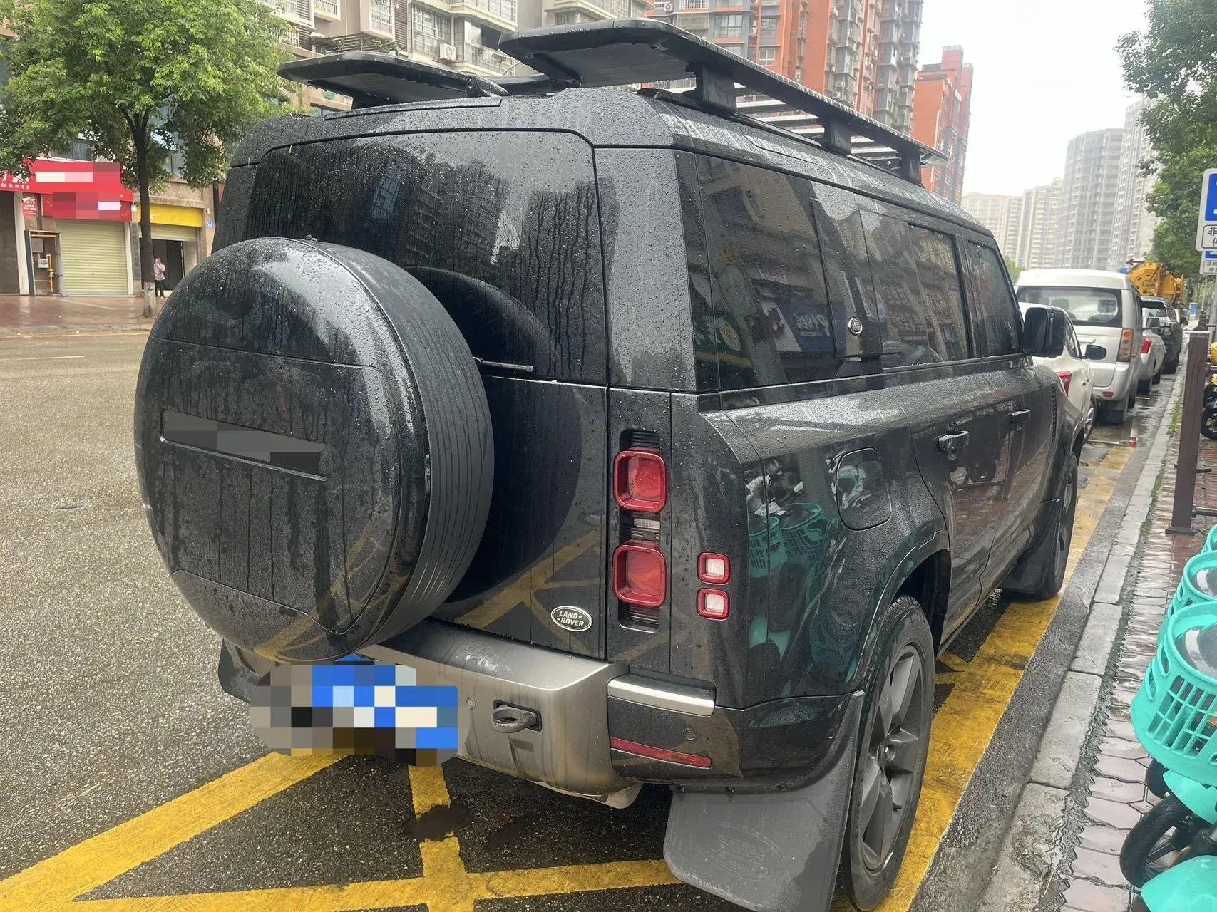 2021 LAND ROVER thumbnail 4