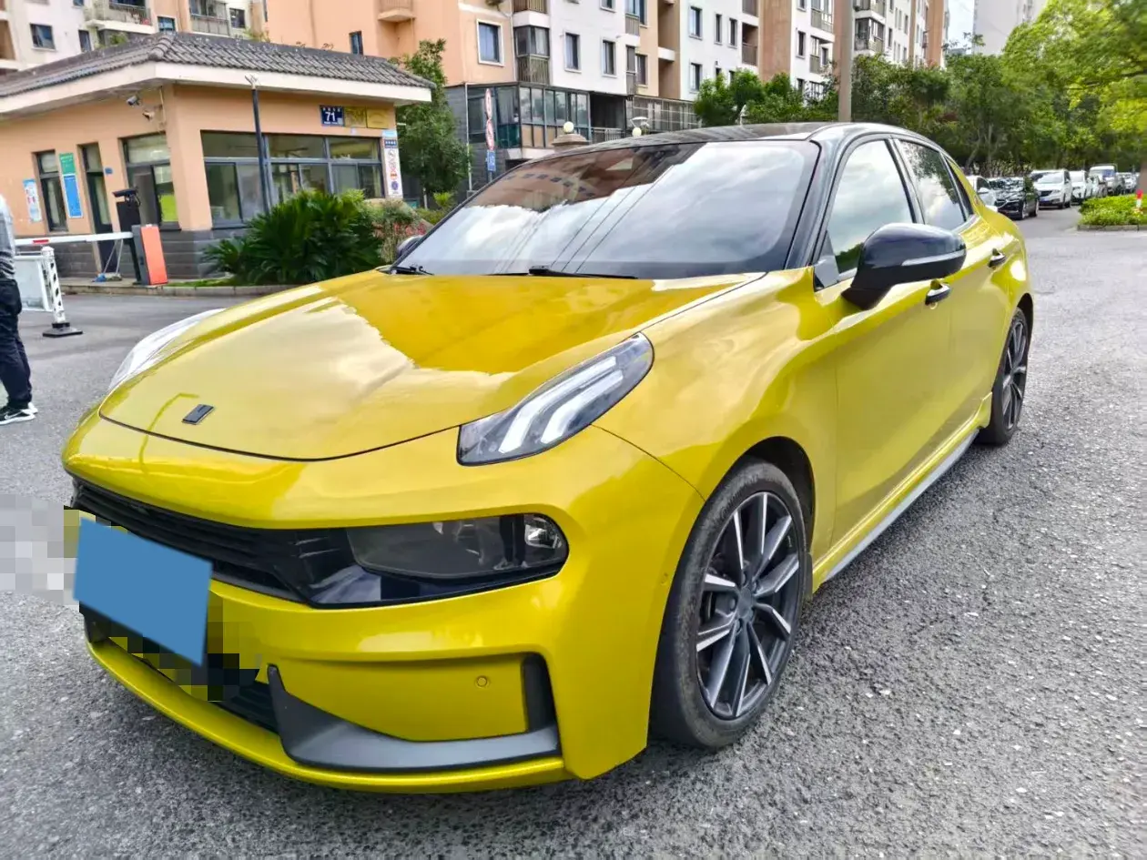 2019 LYNK&CO 03 view 1