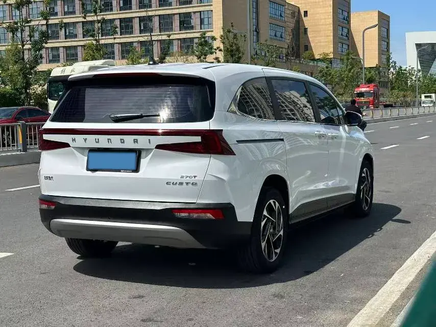 2022 HYUNDAI CUSTO thumbnail 4