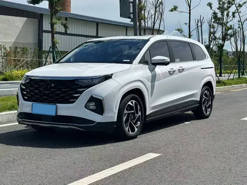 2022 HYUNDAI CUSTO view 1