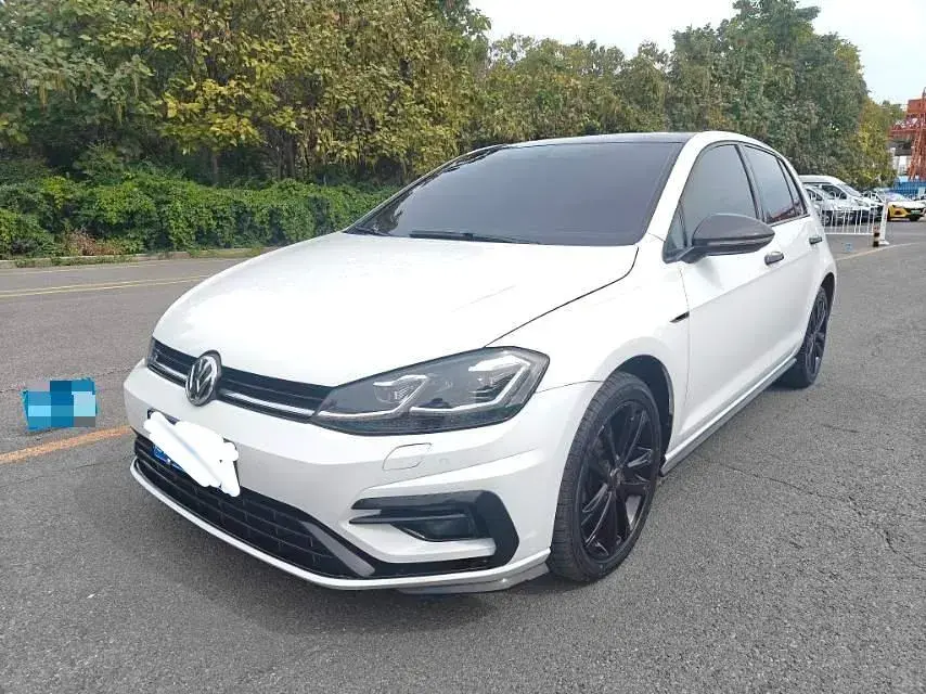 2018 VOLKSWAGEN GOLF view 1