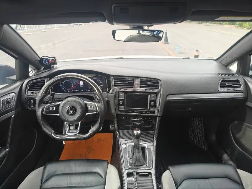 2018 VOLKSWAGEN GOLF thumbnail 3