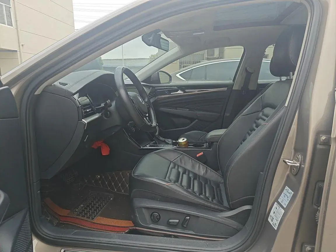 2019 VOLKSWAGEN PASSAT thumbnail 4