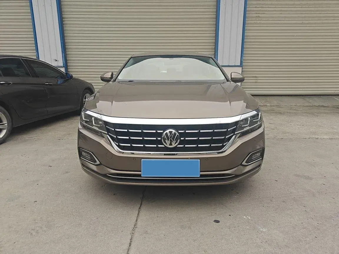 2019 VOLKSWAGEN PASSAT thumbnail 2