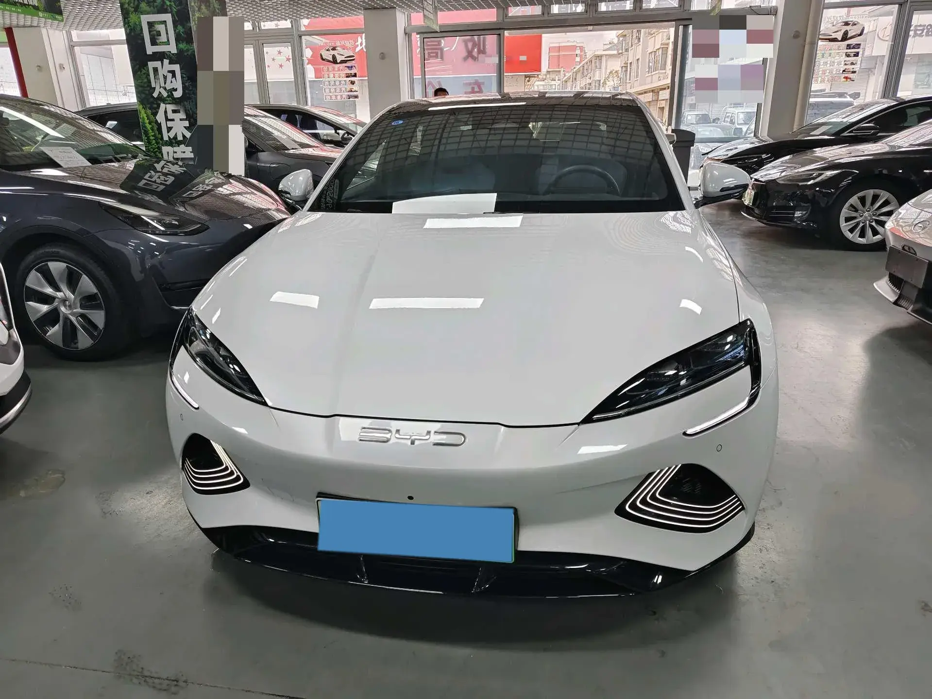 2022 BYD SEAL thumbnail 2