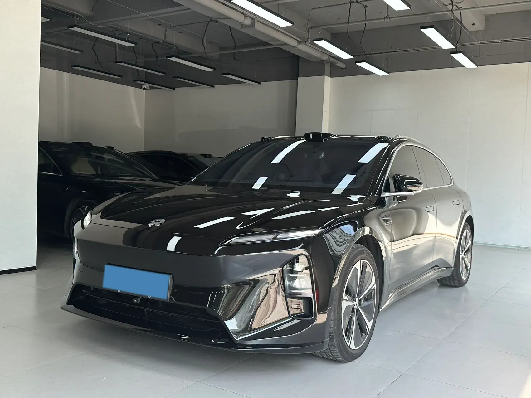 2025 NIO ET5T view 1