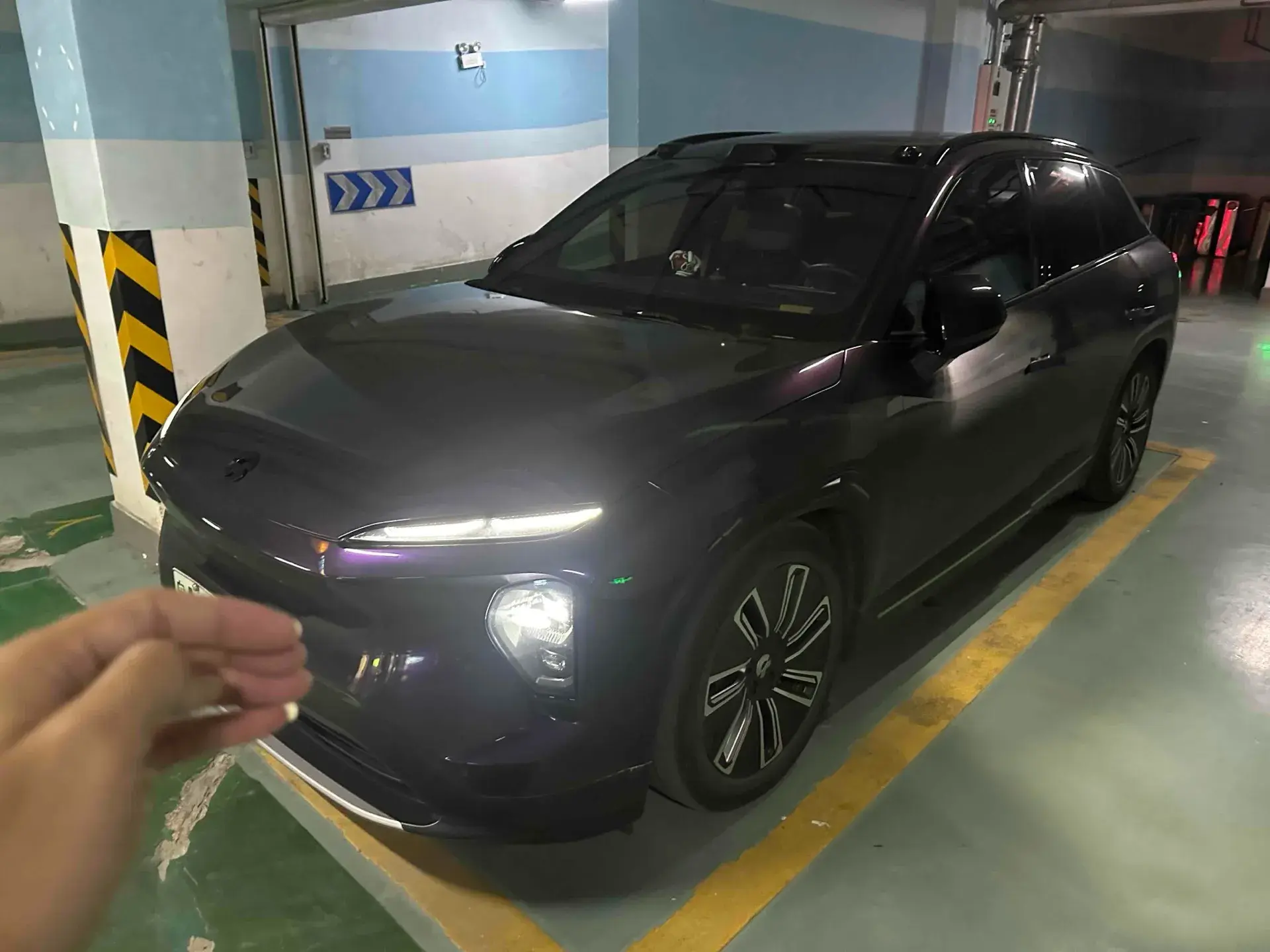 2022 NIO ES7 view 1