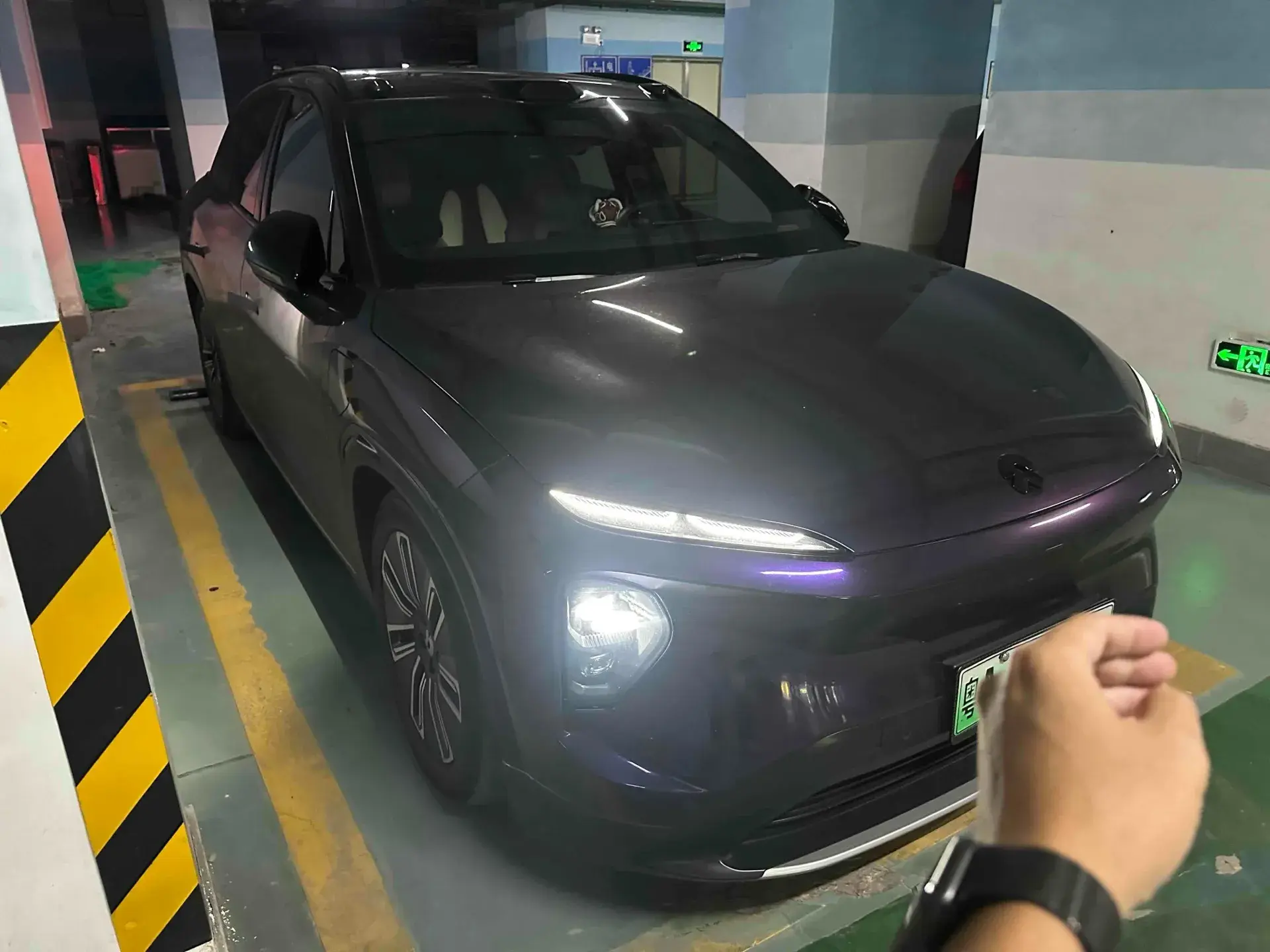 2022 NIO ES7 thumbnail 3