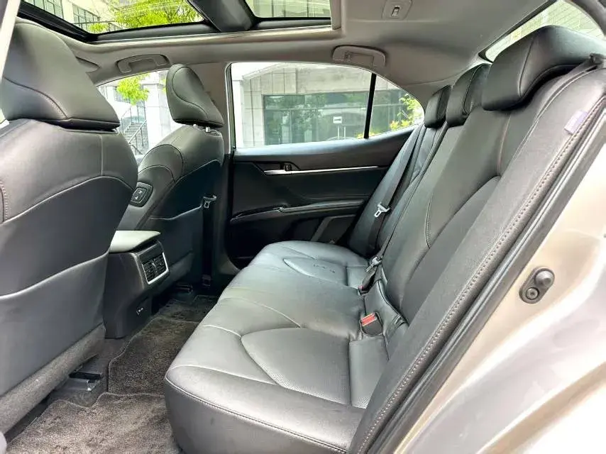 2021 TOYOTA CAMRY thumbnail 4