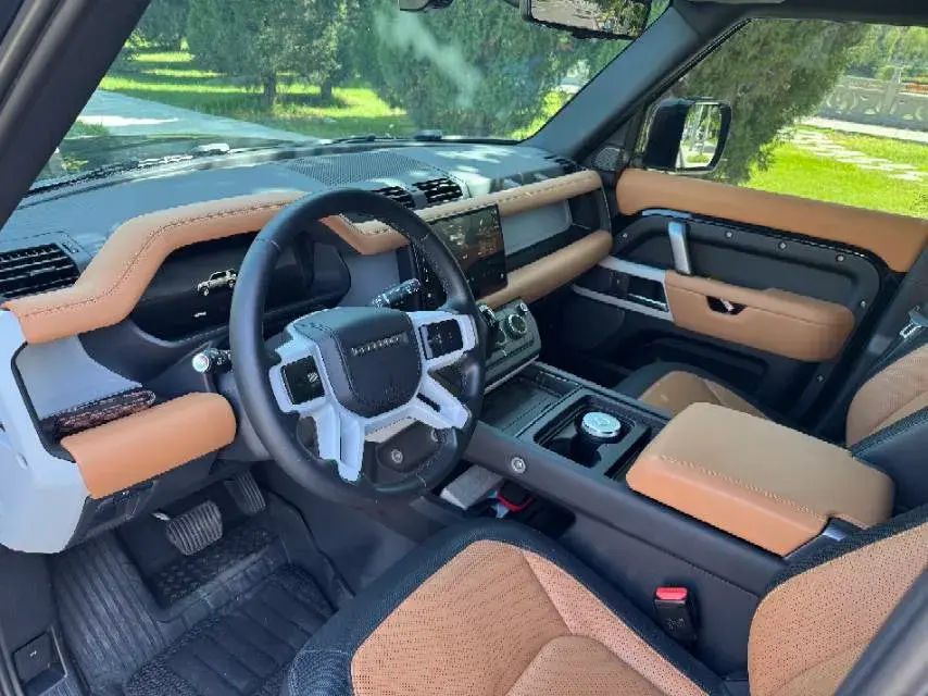 2023 LAND ROVER thumbnail 3