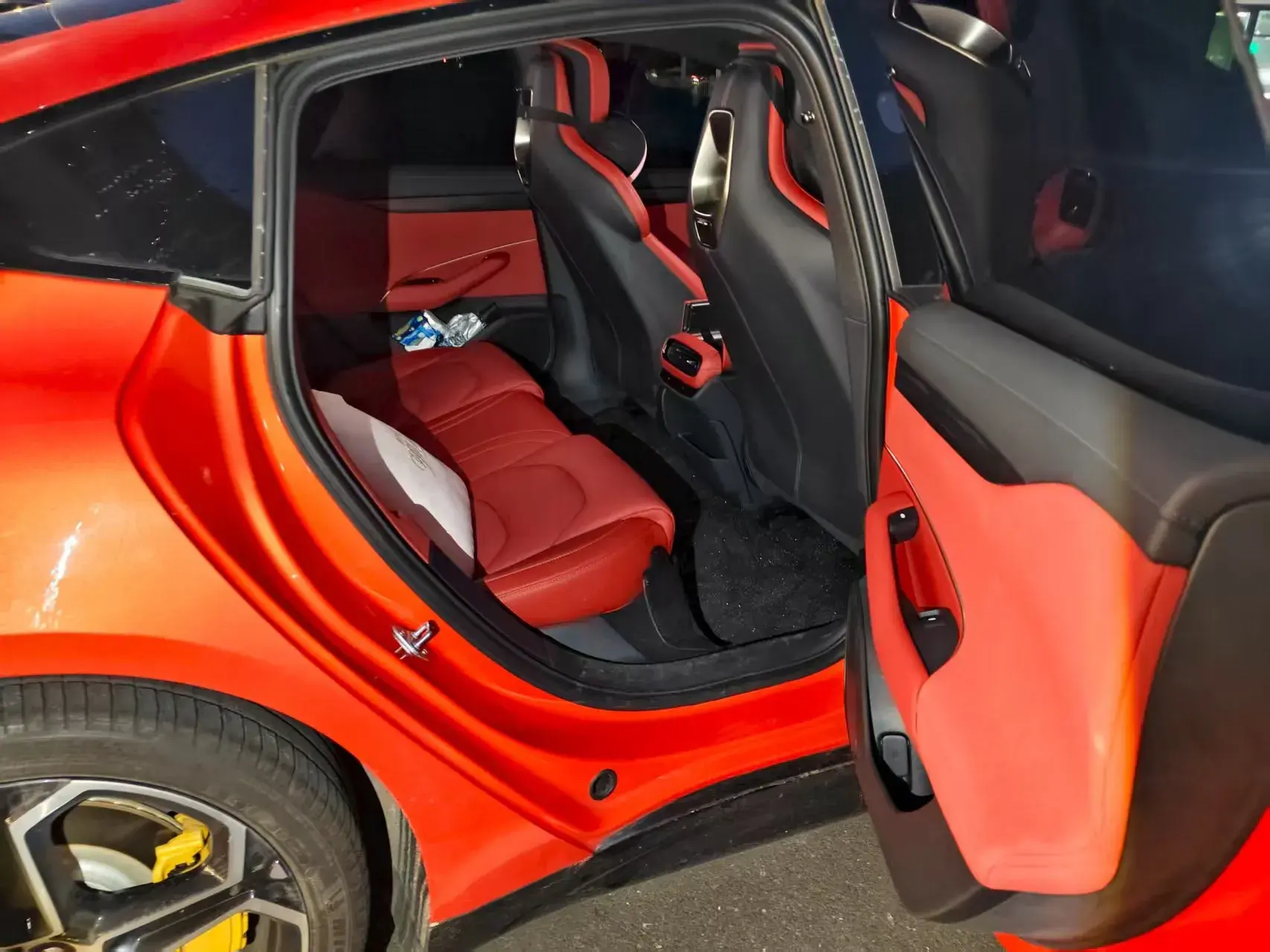 2024 MI SU7 thumbnail 4